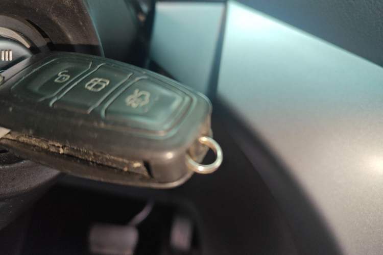 Used Ford Kuga 2017 EcoBoost 180 Two-Wheel-Drive Tiger Leap Model Vehicle Key
