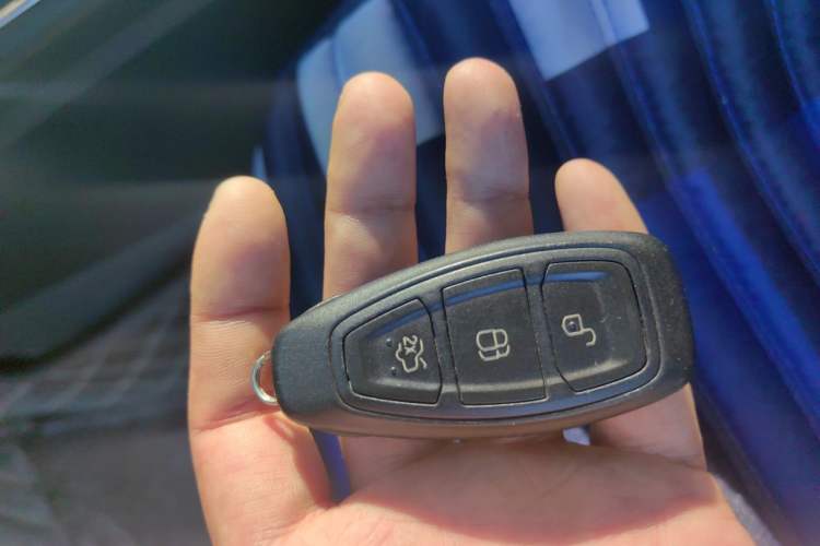 Used Ford Kuga 2017 EcoBoost 245 Four-Wheel Drive Titanium Edition Vehicle Key