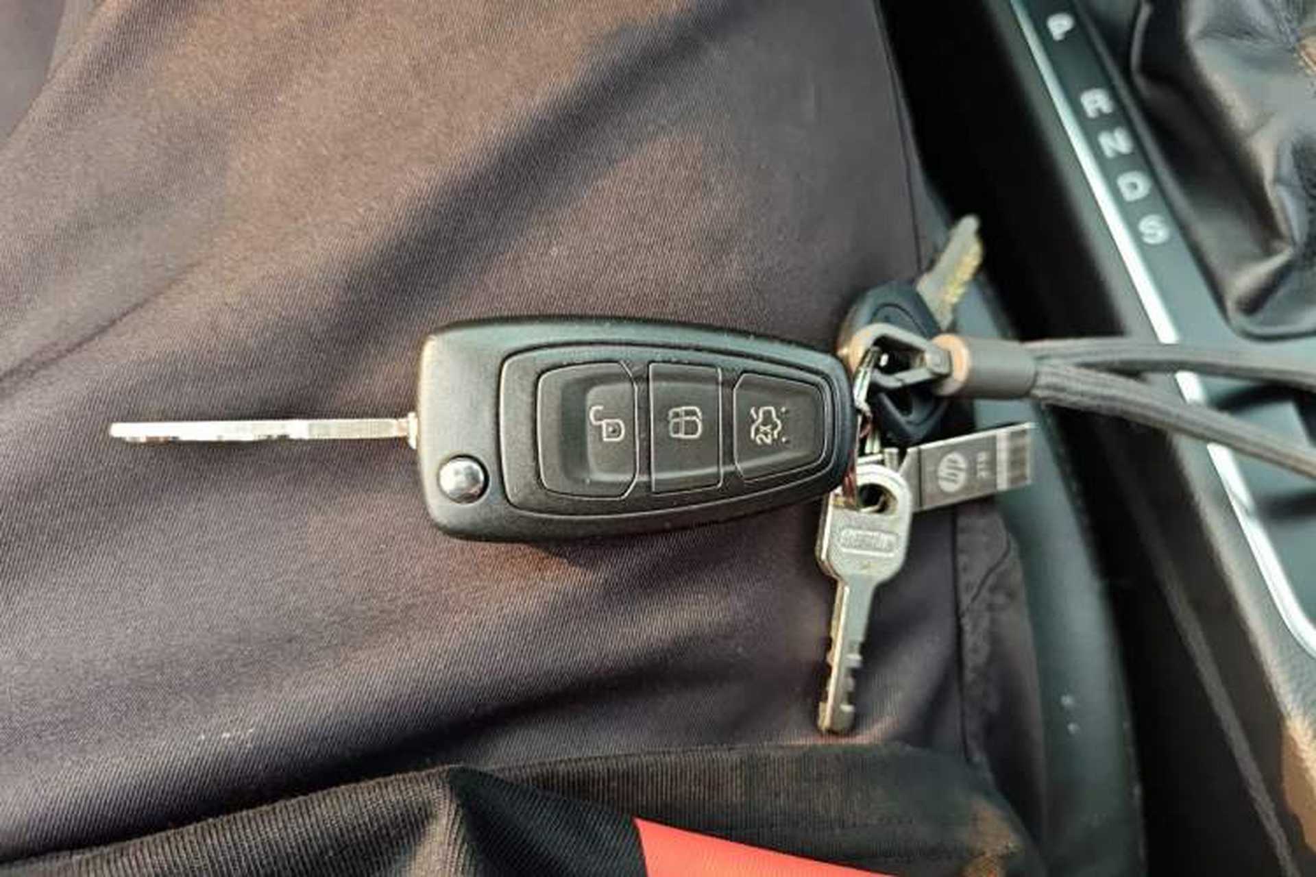 Used Ford Kuga 2017 EcoBoost 180 Two-Wheel-Drive Tiger Leap Model Vehicle Key