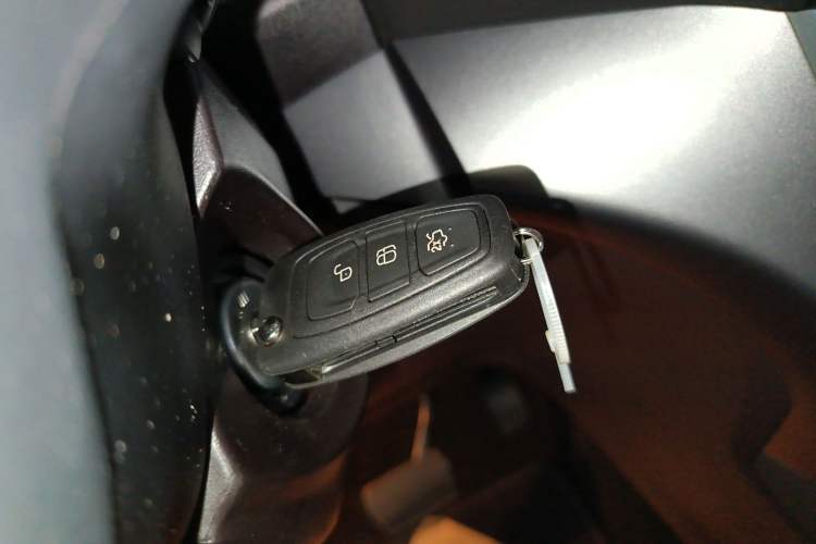 Used Ford Kuga 2017 EcoBoost 180 Two-Wheel-Drive Platinum Edition Vehicle Key