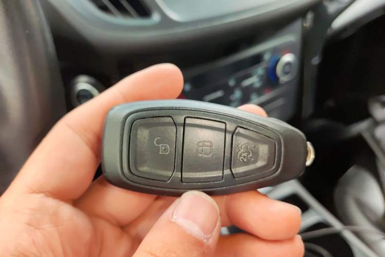 Used Ford Kuga 2017 EcoBoost 180 Two-Wheel-Drive Luxury Wing Edition Vehicle Key
