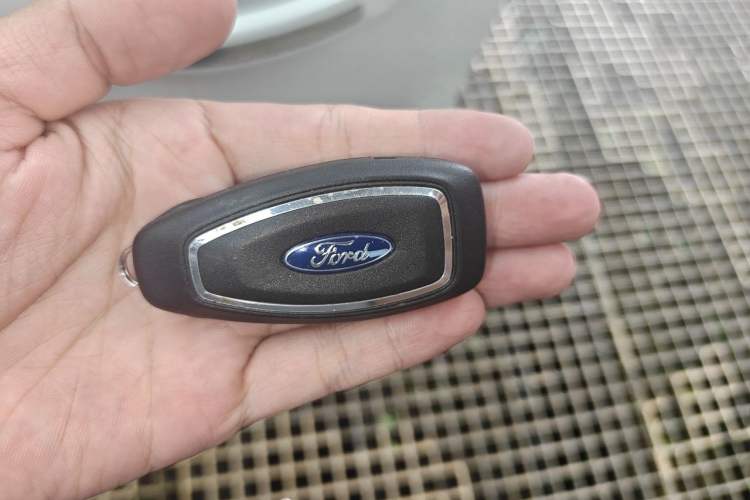 Used Ford Kuga 2017 EcoBoost 180 Four-Wheel Drive Luxury Wing Model Vehicle Key