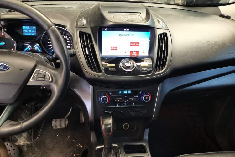 Used Ford Kuga 2017 EcoBoost 180 Two-Wheel-Drive Tiger Leap Model Audio And AC Panel