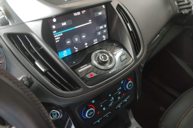 Used Ford Kuga 2017 EcoBoost 245 Four-Wheel-Drive Sport Model Audio And AC Panel