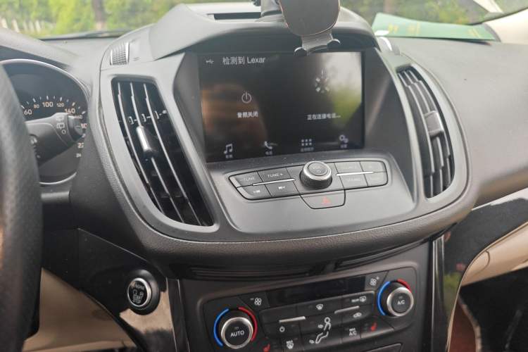 Used Ford Kuga 2017 EcoBoost 180 Four-Wheel Drive Luxury Wing Model Audio And AC Panel