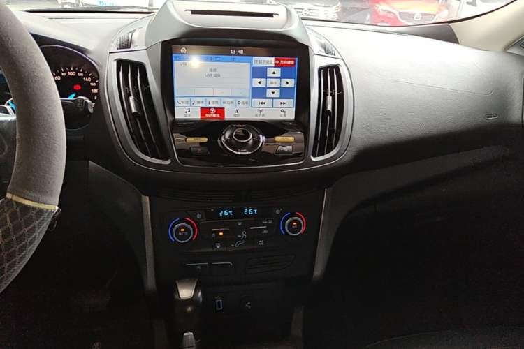 Used Ford Kuga 2017 EcoBoost 180 Two-Wheel-Drive Platinum Edition Audio And AC Panel