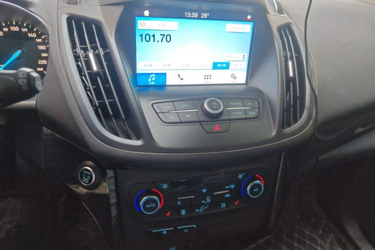 Used Ford Kuga 2017 EcoBoost 180 Four-Wheel Drive Luxury Wing Model Audio And AC Panel