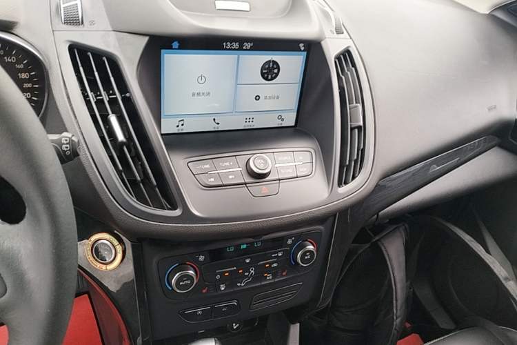 Used Ford Kuga 2017 EcoBoost 180 Two-Wheel-Drive Luxury Wing Edition Audio And AC Panel