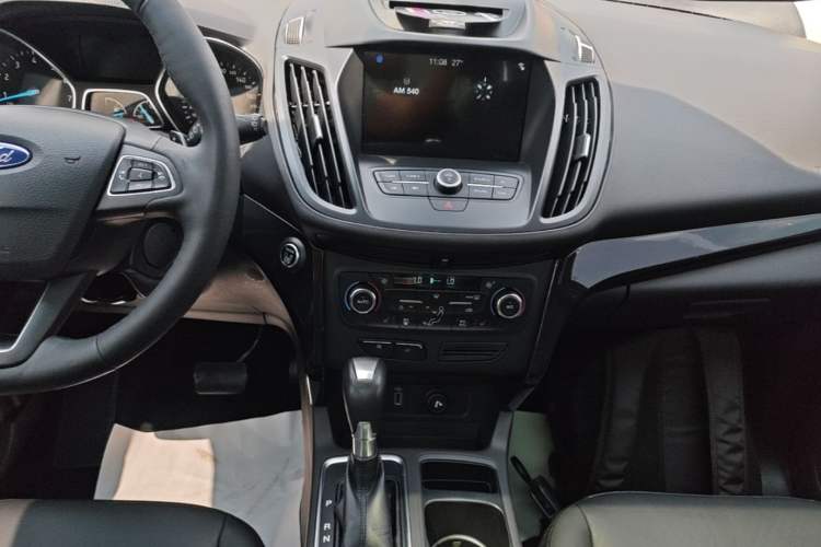 Used Ford Kuga 2017 EcoBoost 180 Two-Wheel-Drive Luxury Wing Edition Audio And AC Panel