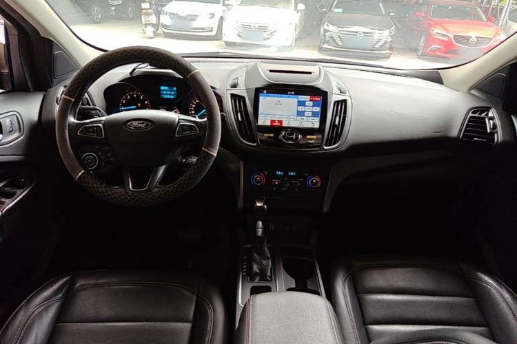 Used Ford Kuga 2017 EcoBoost 180 Two-Wheel-Drive Platinum Edition Center Console