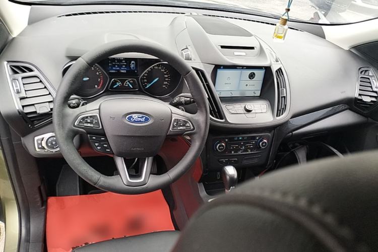 Used Ford Kuga 2017 EcoBoost 180 Two-Wheel-Drive Luxury Wing Edition Center Console