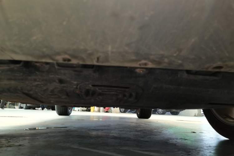 Used Ford Kuga 2017 EcoBoost 180 Two-Wheel-Drive Tiger Leap Model Chassis Front