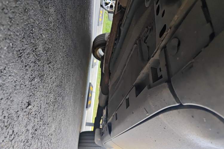 Used Ford Kuga 2017 EcoBoost 245 Four-Wheel Drive Platinum Edition Chassis Front Left