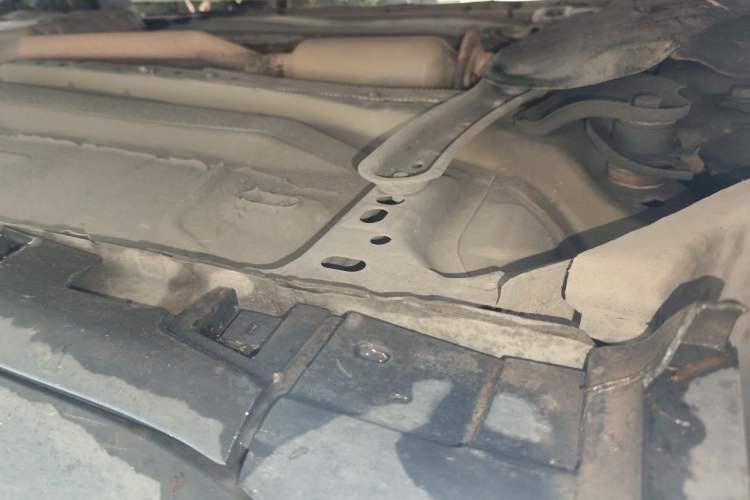 Used Ford Kuga 2017 EcoBoost 180 Two-Wheel-Drive Platinum Edition Chassis Front Left