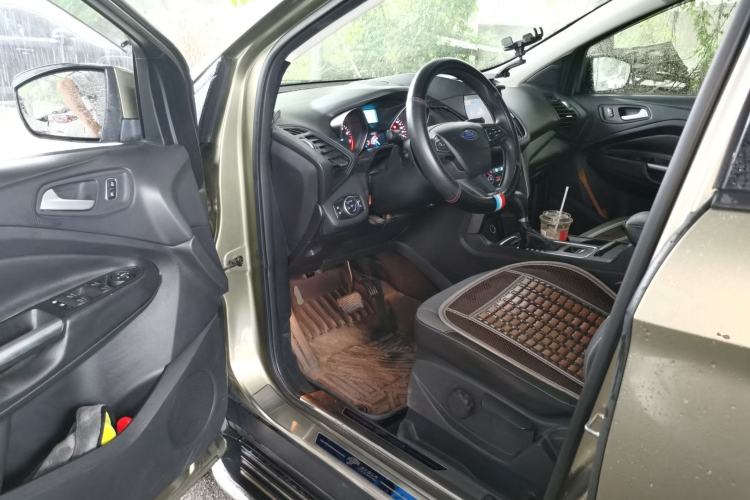 Used Ford Kuga 2017 EcoBoost 180 Two-Wheel-Drive Elite Trim Driver Seat