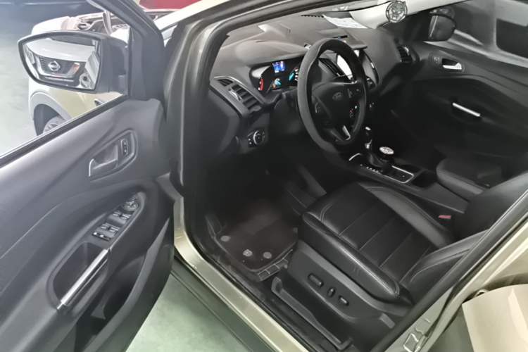 Used Ford Kuga 2017 EcoBoost 245 Four-Wheel-Drive Sport Model Driver Seat
