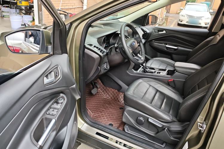 Used Ford Kuga 2017 EcoBoost 180 Two-Wheel-Drive Tiger Leap Model Driver Seat