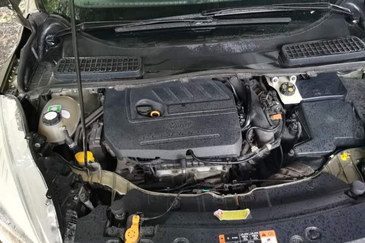 Used Ford Kuga 2017 EcoBoost 180 Two-Wheel-Drive Elite Trim Engine Bay Right