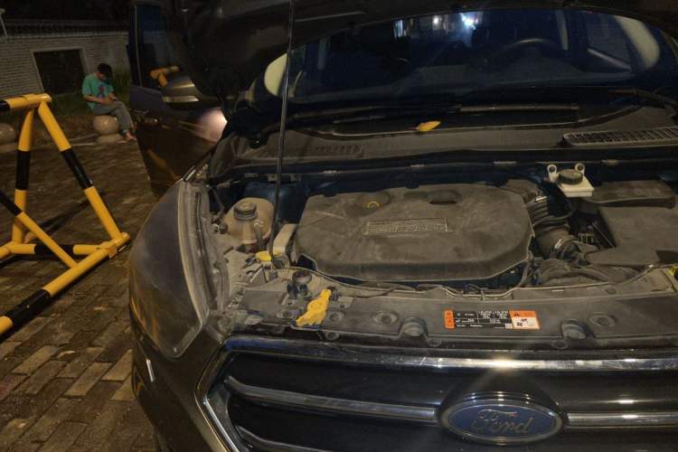 Used Ford Kuga 2017 EcoBoost 245 Four-Wheel-Drive Sport Model Engine Bay Right