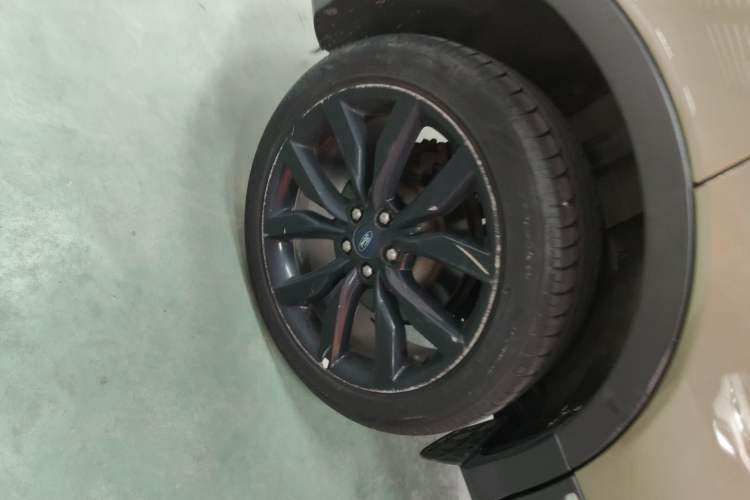Used Ford Kuga 2017 EcoBoost 245 Four-Wheel-Drive Sport Model Exterior 5