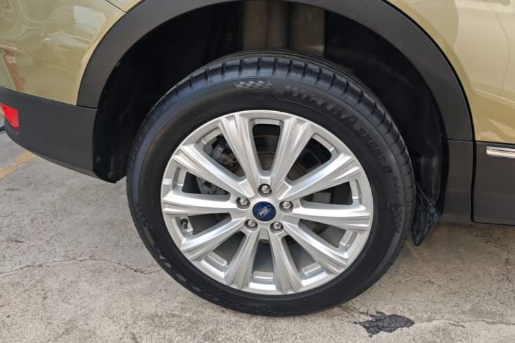 Used Ford Kuga 2017 EcoBoost 180 Two-Wheel-Drive Luxury Wing Edition Exterior 5