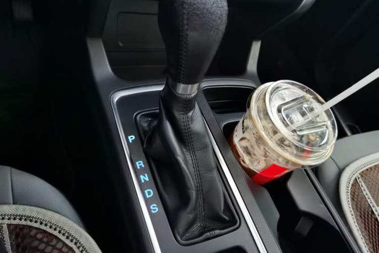 Used Ford Kuga 2017 EcoBoost 180 Two-Wheel-Drive Elite Trim Gear Lever