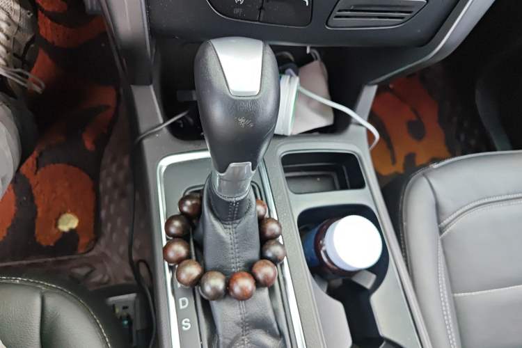 Used Ford Kuga 2017 EcoBoost 245 Four-Wheel Drive Platinum Edition Gear Lever