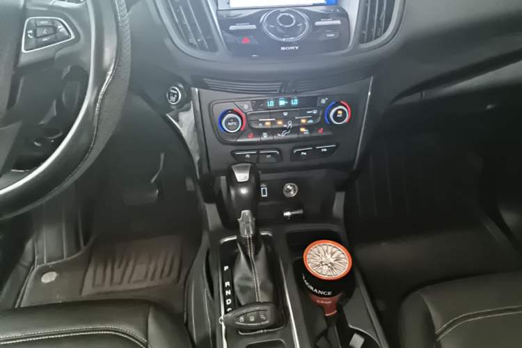 Used Ford Kuga 2017 EcoBoost 245 Four-Wheel-Drive Sport Model Gear Lever