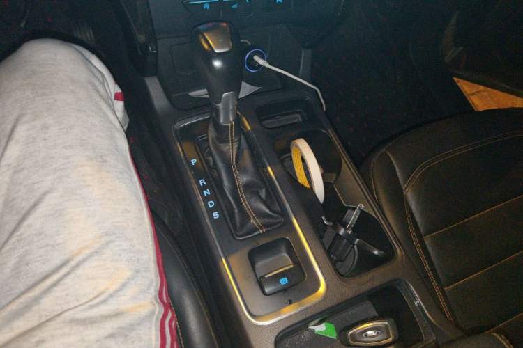 Used Ford Kuga 2017 EcoBoost 245 Four-Wheel-Drive Sport Model Gear Lever