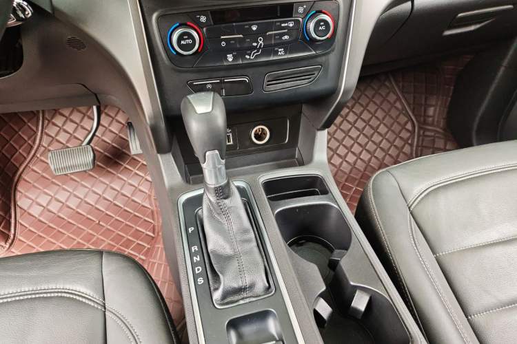 Used Ford Kuga 2017 EcoBoost 180 Two-Wheel-Drive Tiger Leap Model Gear Lever