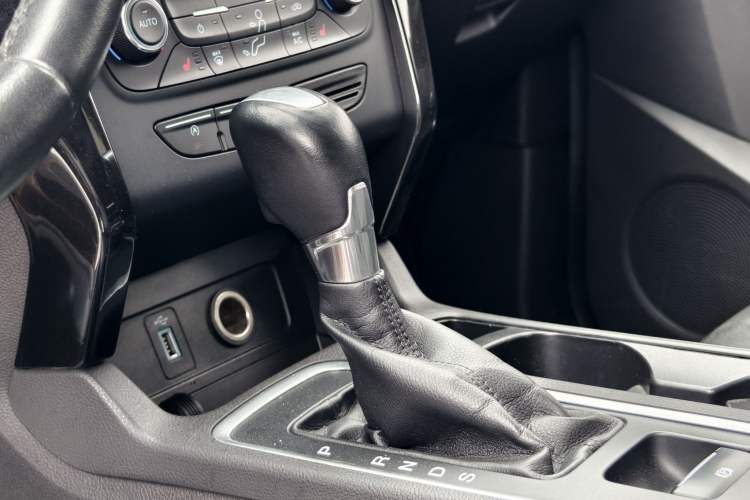Used Ford Kuga 2017 EcoBoost 180 Four-Wheel Drive Luxury Wing Model Gear Lever