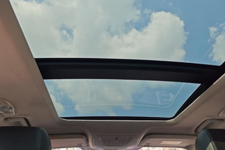 Used Ford Kuga 2017 EcoBoost 180 Two-Wheel-Drive Luxury Wing Edition Headliner