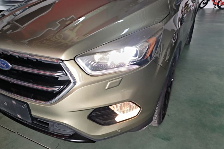 Used Ford Kuga 2017 EcoBoost 245 Four-Wheel-Drive Sport Model Left Front Headlight
