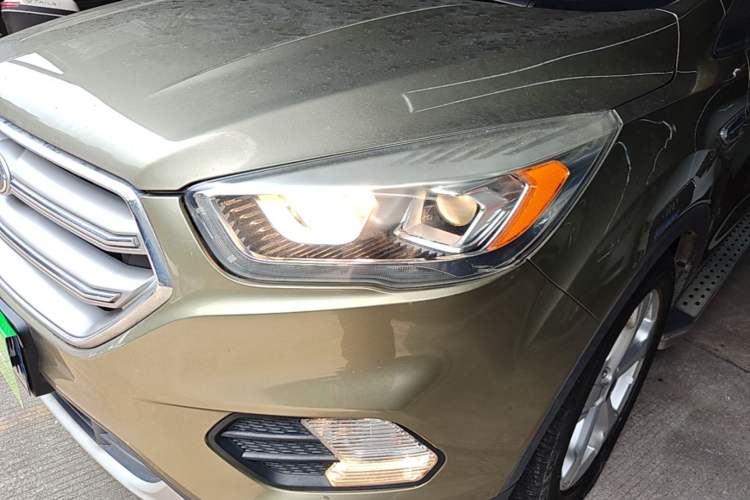 Used Ford Kuga 2017 EcoBoost 180 Two-Wheel-Drive Platinum Edition Left Front Headlight