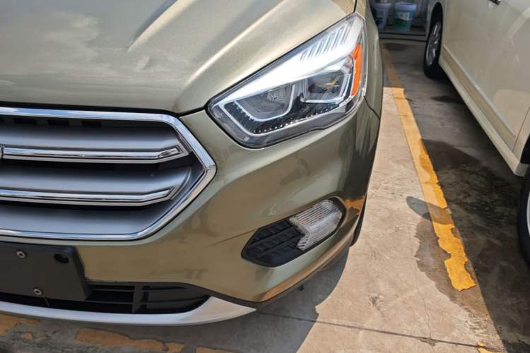 Used Ford Kuga 2017 EcoBoost 180 Two-Wheel-Drive Luxury Wing Edition Left Front Headlight