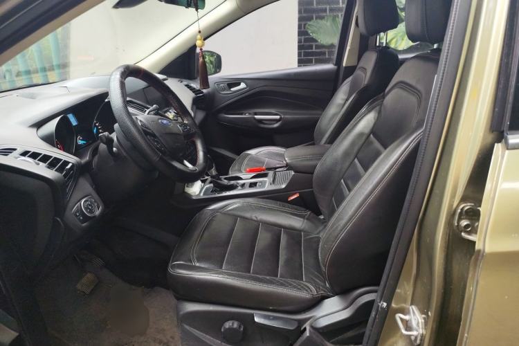 Used Ford Kuga 2017 EcoBoost 180 Two-Wheel-Drive Platinum Edition Left Front Seat