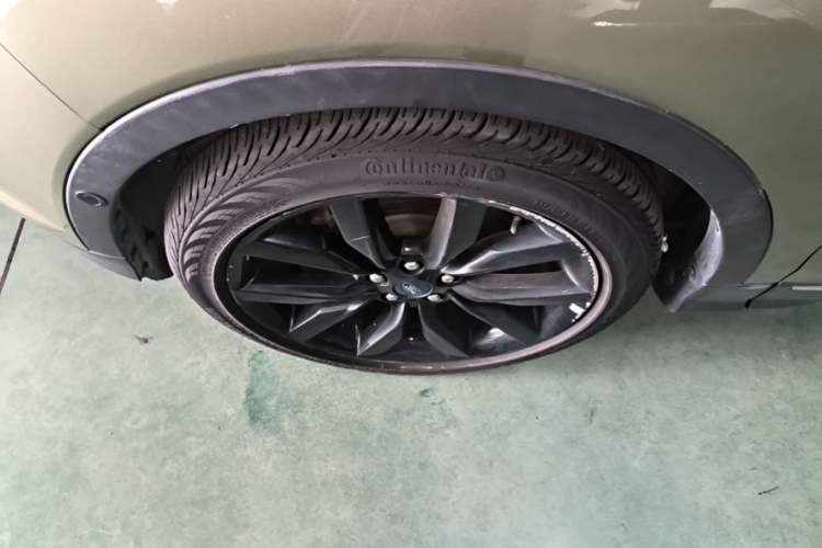 Used Ford Kuga 2017 EcoBoost 245 Four-Wheel-Drive Sport Model Left Front Wheel Hub