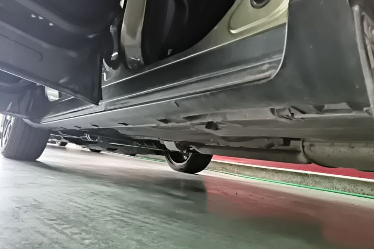 Used Ford Kuga 2017 EcoBoost 245 Four-Wheel-Drive Sport Model Left Side Sill