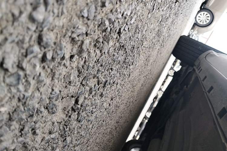Used Ford Kuga 2017 EcoBoost 180 Two-Wheel-Drive Luxury Wing Edition Left Side Sill