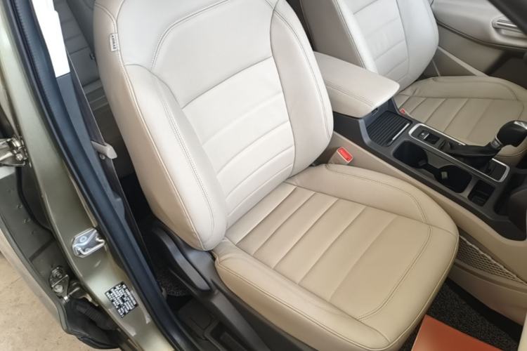 Used Ford Kuga 2017 EcoBoost 180 Two-Wheel-Drive Platinum Edition Right Front Seat