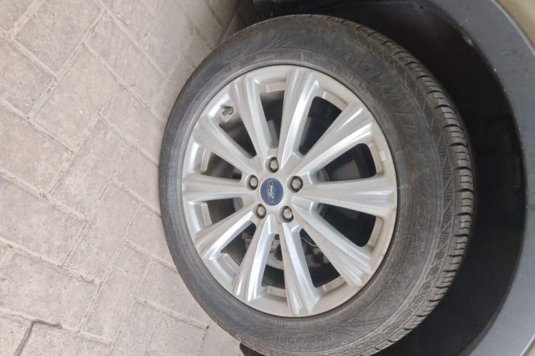 Used Ford Kuga 2017 EcoBoost 180 Four-Wheel Drive Luxury Wing Model Right Front Wheel Hub