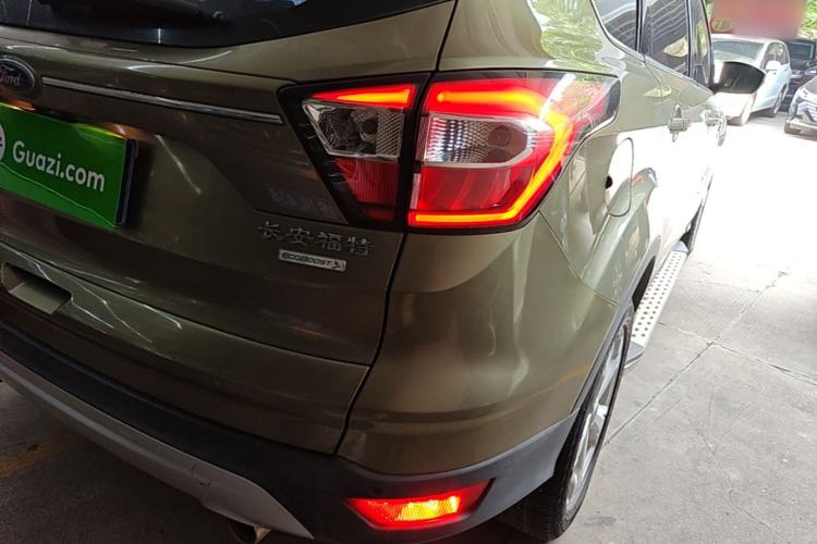 Used Ford Kuga 2017 EcoBoost 180 Two-Wheel-Drive Platinum Edition Right Rear Taillight