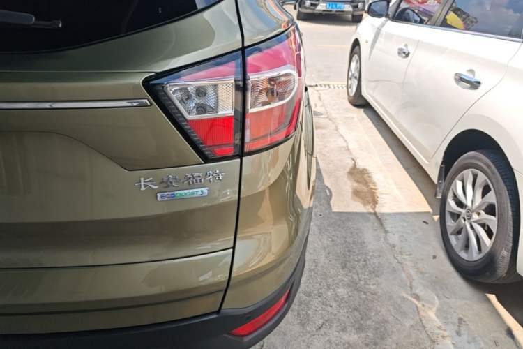 Used Ford Kuga 2017 EcoBoost 180 Two-Wheel-Drive Luxury Wing Edition Right Rear Taillight