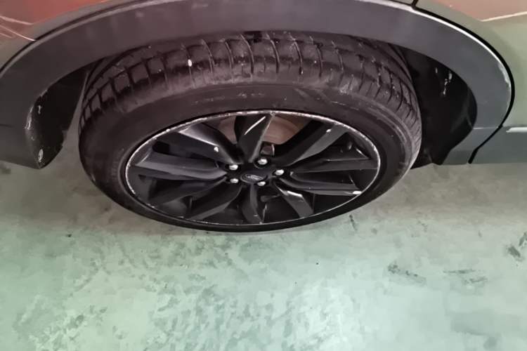 Used Ford Kuga 2017 EcoBoost 245 Four-Wheel-Drive Sport Model Right Rear Wheel Hub