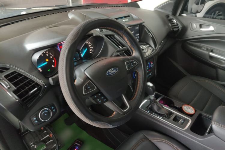 Used Ford Kuga 2017 EcoBoost 245 Four-Wheel-Drive Sport Model Steering Wheel