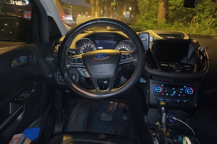 Used Ford Kuga 2017 EcoBoost 245 Four-Wheel-Drive Sport Model Steering Wheel