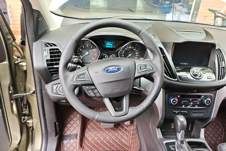 Used Ford Kuga 2017 EcoBoost 180 Two-Wheel-Drive Tiger Leap Model Steering Wheel