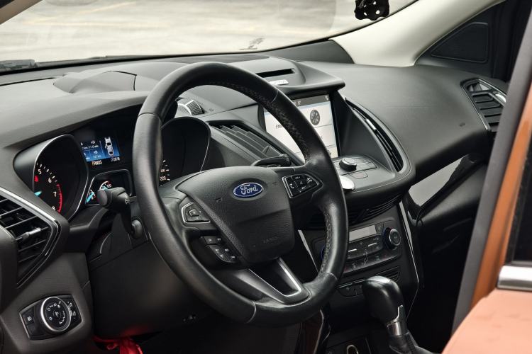 Used Ford Kuga 2017 EcoBoost 180 Four-Wheel Drive Luxury Wing Model Steering Wheel