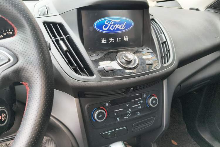 Used Ford Kuga 2018 Facelifted EcoBoost 180 Two-Wheel-Drive Platinum Wing Edition Audio And AC Panel