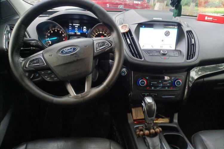 Used Ford Kuga 2018 Facelifted EcoBoost 180 Two-Wheel Drive Luxury Wing Edition Center Console